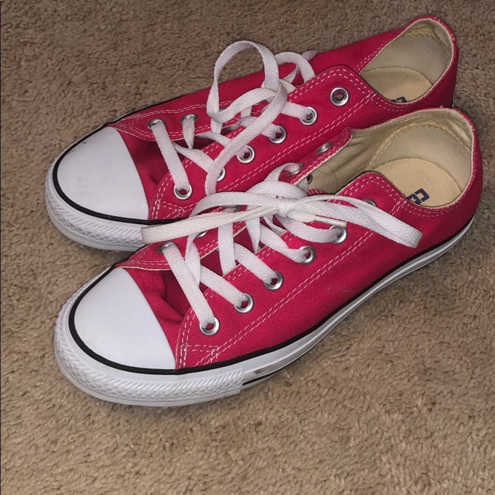 Hot pink Converse Low Top